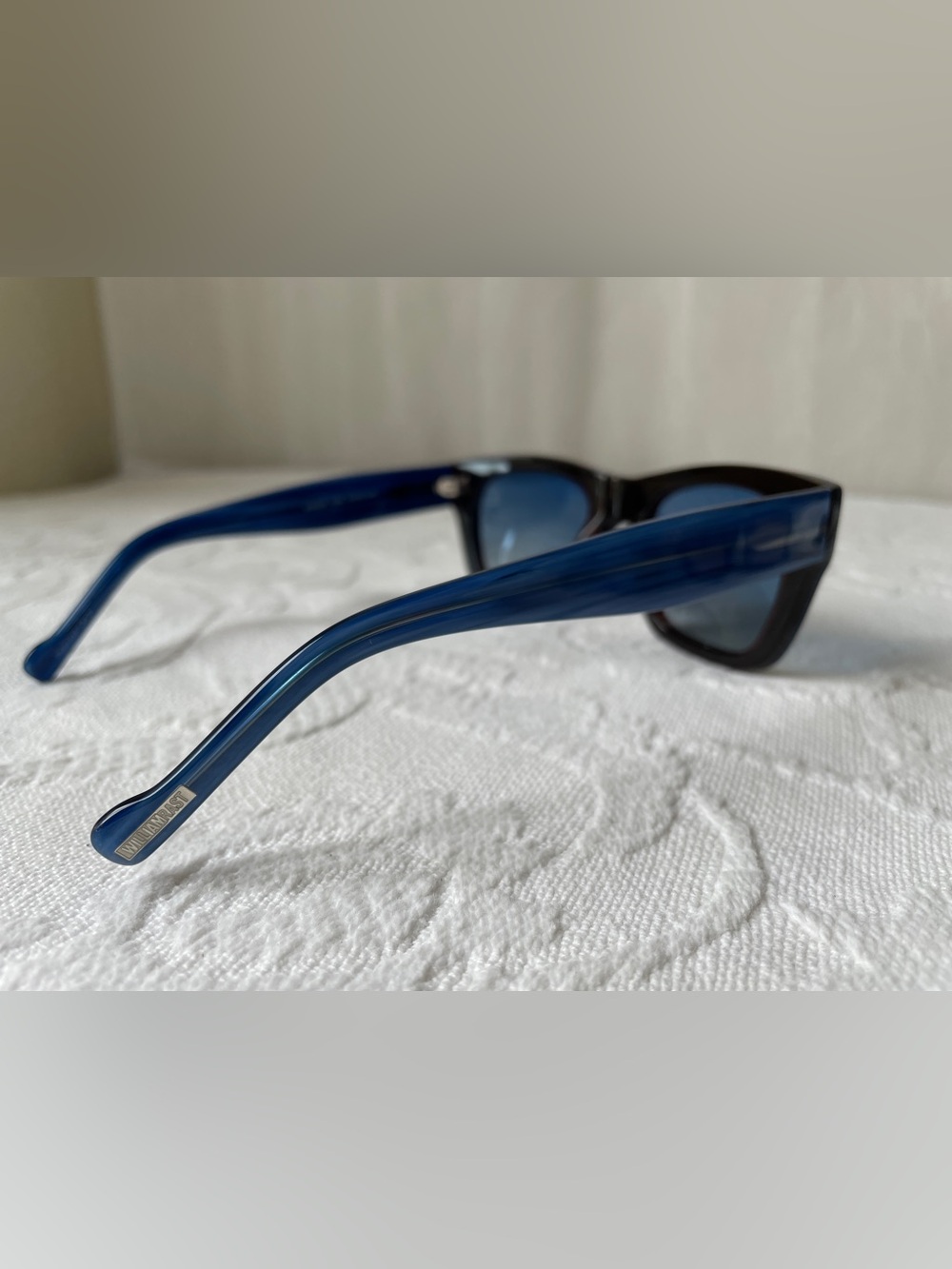 William Rast authentic 2000s Blue Brown acetate Square Cat 3 polarized